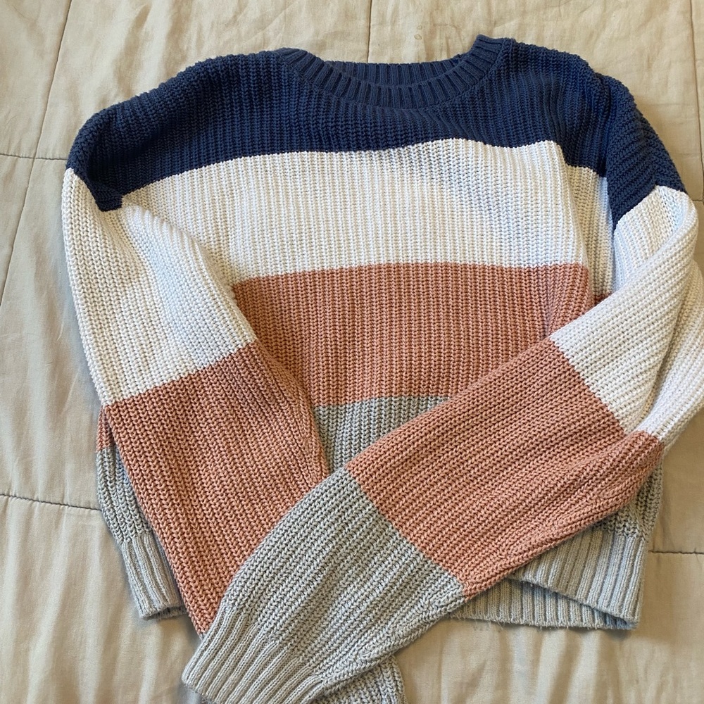 Hollister sweater